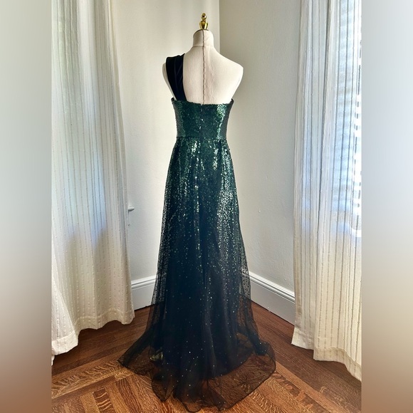 BRAND NEW Marchesa Black One Shoulder Green sequin Degrade Gown - Picture 5 of 7